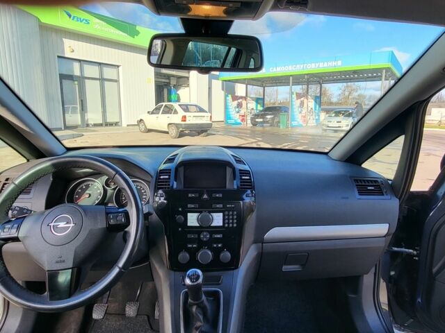 Сірий Опель Зафіра, об'ємом двигуна 1.8 л та пробігом 251 тис. км за 6500 $, фото 4 на Automoto.ua