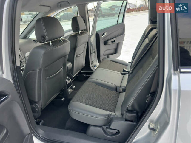 Серый Опель Зафира, объемом двигателя 1.8 л и пробегом 177 тыс. км за 7899 $, фото 36 на Automoto.ua