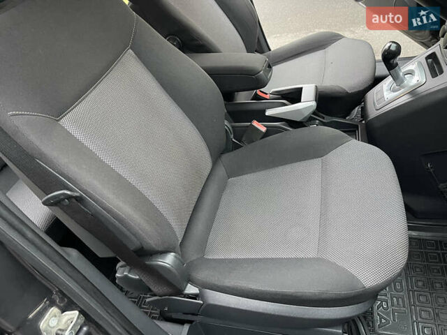 Серый Опель Зафира, объемом двигателя 1.8 л и пробегом 176 тыс. км за 5600 $, фото 37 на Automoto.ua