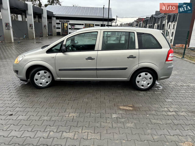 Серый Опель Зафира, объемом двигателя 1.8 л и пробегом 146 тыс. км за 7500 $, фото 4 на Automoto.ua