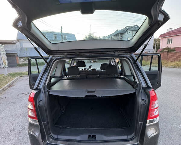 Серый Опель Зафира, объемом двигателя 1.9 л и пробегом 254 тыс. км за 7700 $, фото 42 на Automoto.ua