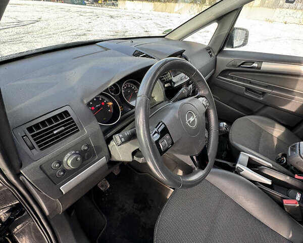 Серый Опель Зафира, объемом двигателя 1.6 л и пробегом 190 тыс. км за 7000 $, фото 12 на Automoto.ua