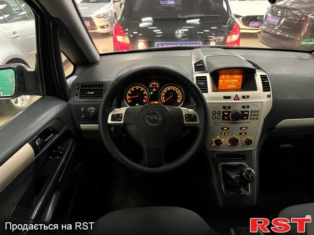 Серый Опель Зафира, объемом двигателя 1.8 л и пробегом 204 тыс. км за 6000 $, фото 11 на Automoto.ua