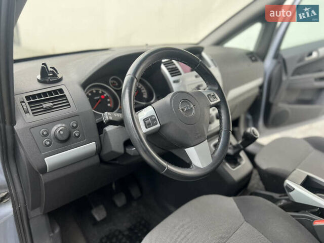 Серый Опель Зафира, объемом двигателя 1.8 л и пробегом 196 тыс. км за 5900 $, фото 14 на Automoto.ua