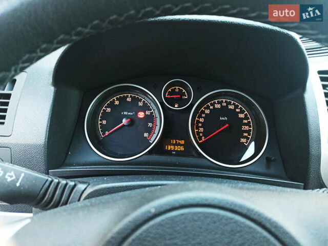 Серый Опель Зафира, объемом двигателя 2.2 л и пробегом 139 тыс. км за 7400 $, фото 32 на Automoto.ua