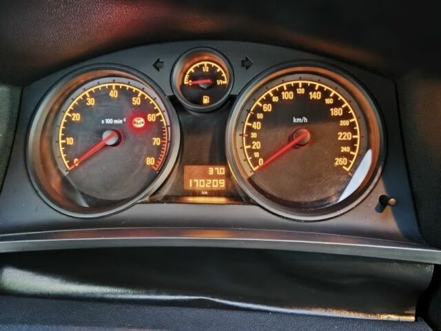 Серый Опель Зафира, объемом двигателя 1.6 л и пробегом 170 тыс. км за 6300 $, фото 3 на Automoto.ua