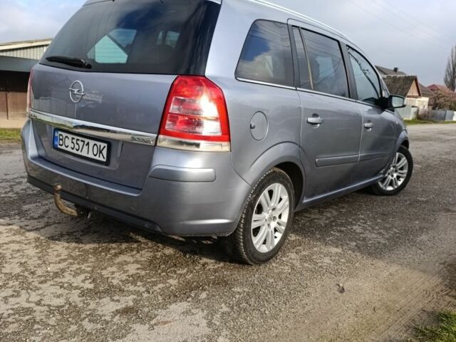 Серый Опель Зафира, объемом двигателя 1.7 л и пробегом 210 тыс. км за 6400 $, фото 3 на Automoto.ua