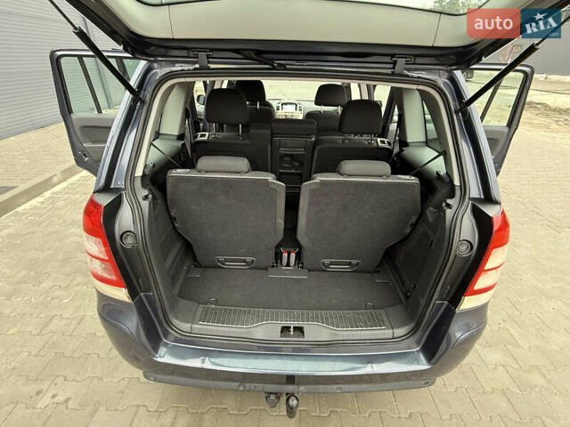 Серый Опель Зафира, объемом двигателя 1.6 л и пробегом 212 тыс. км за 6350 $, фото 26 на Automoto.ua