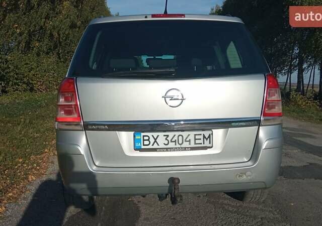 Серый Опель Зафира, объемом двигателя 1.6 л и пробегом 200 тыс. км за 6500 $, фото 3 на Automoto.ua