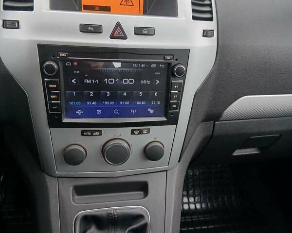 Серый Опель Зафира, объемом двигателя 1.69 л и пробегом 318 тыс. км за 6300 $, фото 21 на Automoto.ua