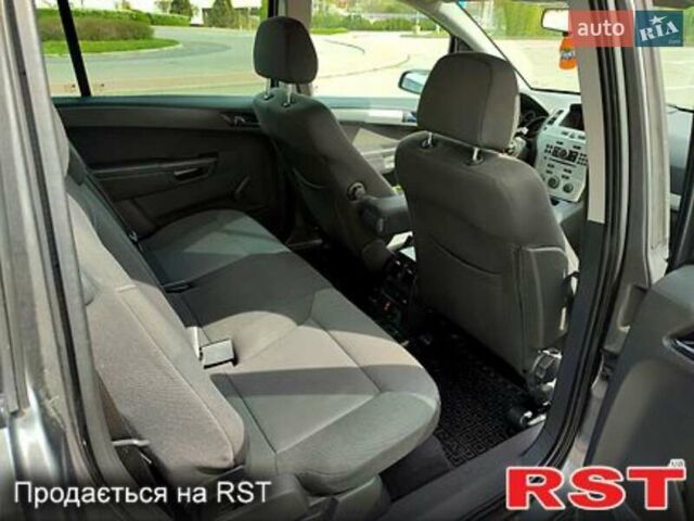 Серый Опель Зафира, объемом двигателя 1.6 л и пробегом 204 тыс. км за 7500 $, фото 5 на Automoto.ua