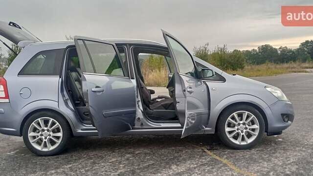 Сірий Опель Зафіра, об'ємом двигуна 1.8 л та пробігом 232 тис. км за 7400 $, фото 10 на Automoto.ua