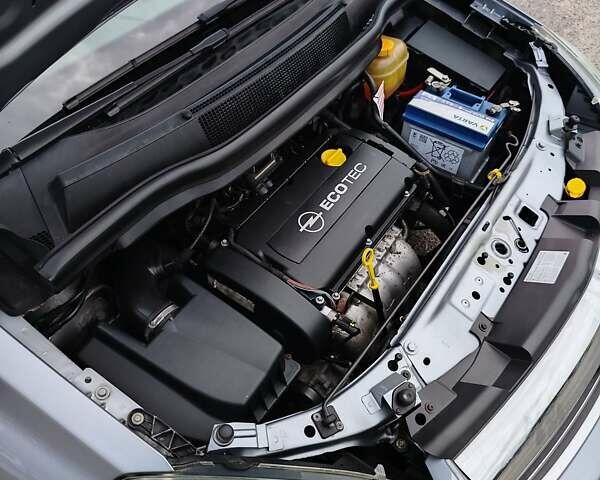 Серый Опель Зафира, объемом двигателя 1.6 л и пробегом 172 тыс. км за 6450 $, фото 11 на Automoto.ua