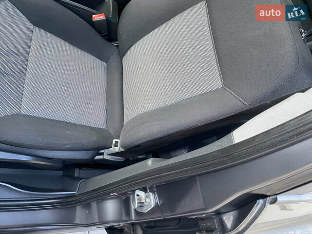 Серый Опель Зафира, объемом двигателя 1.8 л и пробегом 250 тыс. км за 6800 $, фото 16 на Automoto.ua