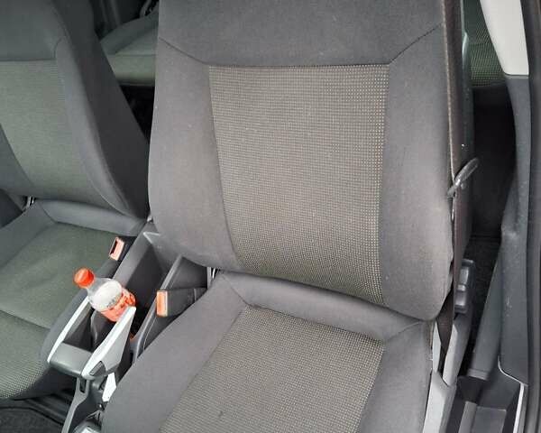 Серый Опель Зафира, объемом двигателя 1.6 л и пробегом 191 тыс. км за 5800 $, фото 17 на Automoto.ua