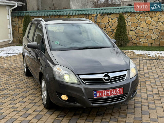 Серый Опель Зафира, объемом двигателя 1.8 л и пробегом 174 тыс. км за 6999 $, фото 7 на Automoto.ua