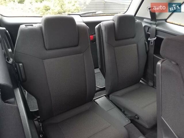 Серый Опель Зафира, объемом двигателя 1.6 л и пробегом 229 тыс. км за 6800 $, фото 27 на Automoto.ua