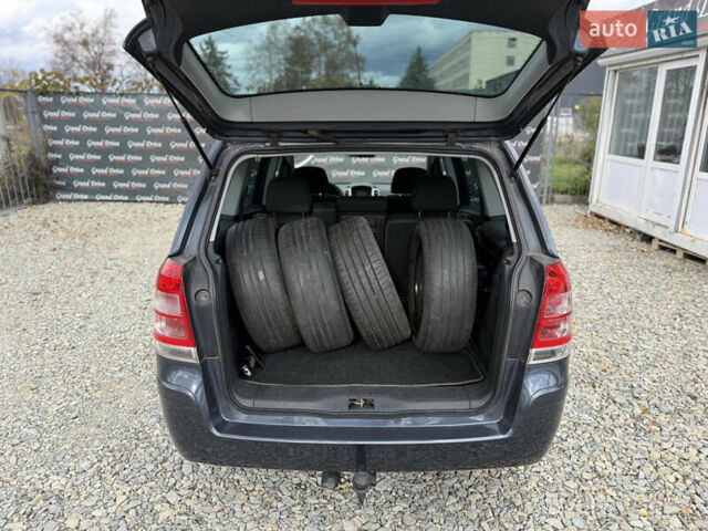 Серый Опель Зафира, объемом двигателя 1.6 л и пробегом 166 тыс. км за 6500 $, фото 18 на Automoto.ua