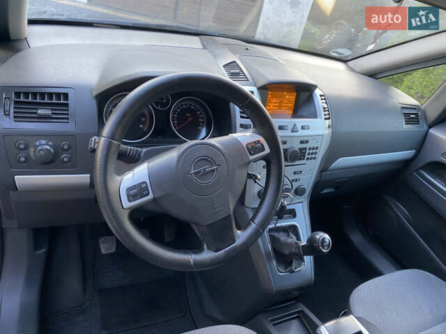 Серый Опель Зафира, объемом двигателя 1.8 л и пробегом 250 тыс. км за 6800 $, фото 17 на Automoto.ua