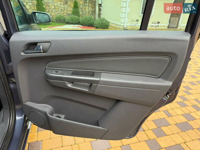 Серый Опель Зафира, объемом двигателя 1.8 л и пробегом 228 тыс. км за 6499 $, фото 14 на Automoto.ua