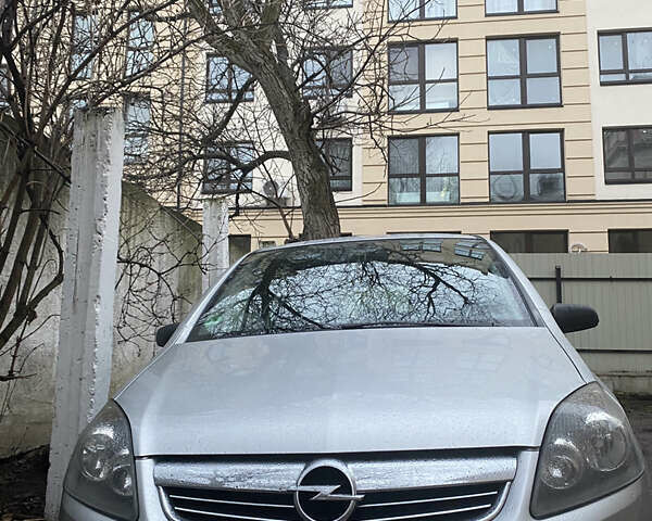 Серый Опель Зафира, объемом двигателя 1.7 л и пробегом 253 тыс. км за 6350 $, фото 1 на Automoto.ua