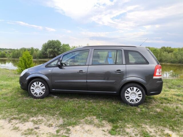 Серый Опель Зафира, объемом двигателя 1.6 л и пробегом 170 тыс. км за 6300 $, фото 4 на Automoto.ua