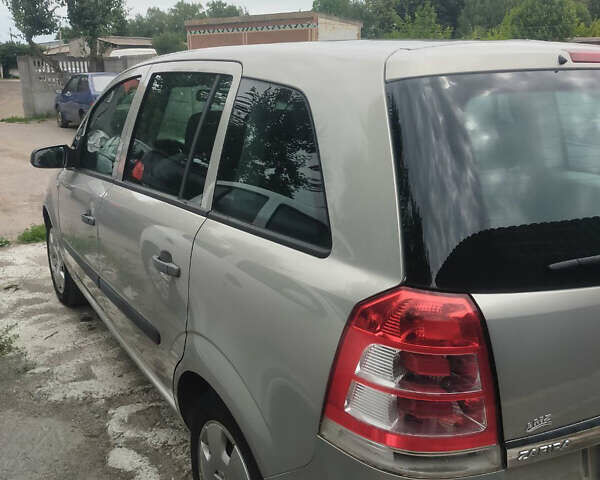 Сірий Опель Зафіра, об'ємом двигуна 1.8 л та пробігом 146 тис. км за 7800 $, фото 5 на Automoto.ua
