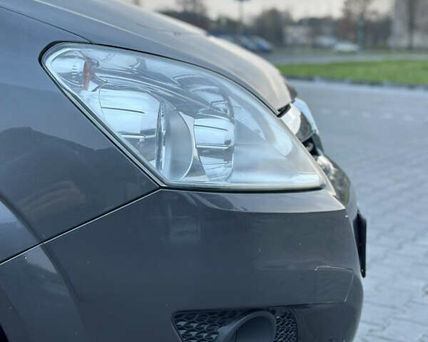 Серый Опель Зафира, объемом двигателя 1.6 л и пробегом 181 тыс. км за 6500 $, фото 26 на Automoto.ua