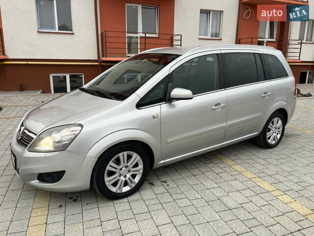 Серый Опель Зафира, объемом двигателя 1.7 л и пробегом 222 тыс. км за 6600 $, фото 11 на Automoto.ua