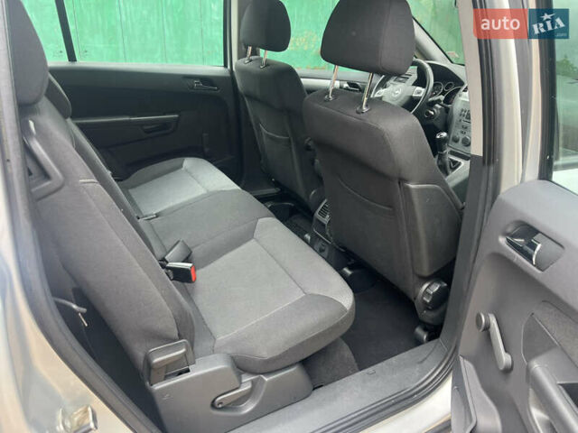 Серый Опель Зафира, объемом двигателя 1.6 л и пробегом 210 тыс. км за 6650 $, фото 52 на Automoto.ua