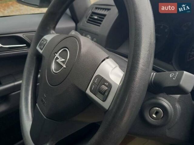 Серый Опель Зафира, объемом двигателя 1.6 л и пробегом 229 тыс. км за 6800 $, фото 16 на Automoto.ua