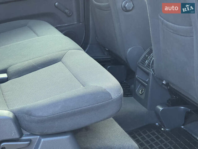 Серый Опель Зафира, объемом двигателя 1.69 л и пробегом 290 тыс. км за 6250 $, фото 67 на Automoto.ua