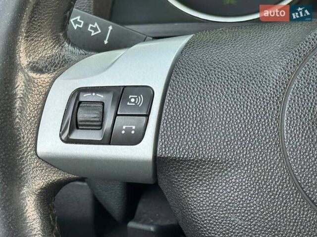 Серый Опель Зафира, объемом двигателя 1.6 л и пробегом 278 тыс. км за 5490 $, фото 16 на Automoto.ua