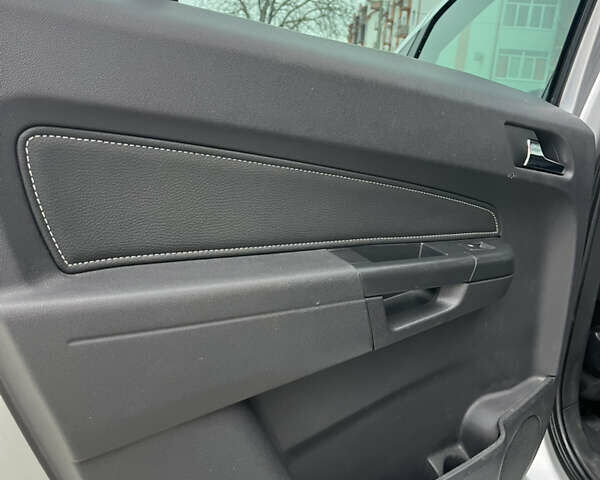 Серый Опель Зафира, объемом двигателя 1.7 л и пробегом 222 тыс. км за 6600 $, фото 25 на Automoto.ua