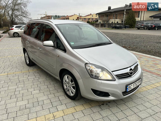 Серый Опель Зафира, объемом двигателя 1.7 л и пробегом 222 тыс. км за 6600 $, фото 1 на Automoto.ua