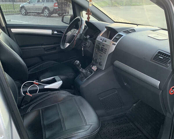 Серый Опель Зафира, объемом двигателя 1.8 л и пробегом 215 тыс. км за 6200 $, фото 8 на Automoto.ua