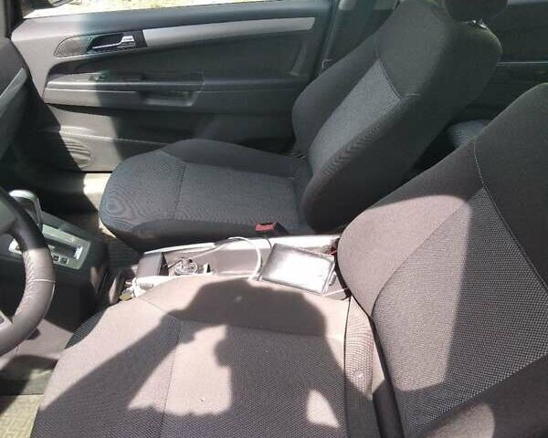 Опель Зафира 2009 в Белой Церкве на Automoto.ua Серый Опель Зафира, объемом двигателя 1.9 л и пробегом 230 тыс. км за 7200 $, фото 8 на Automoto.ua