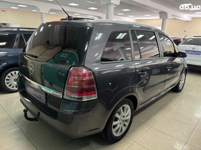 Серый Опель Зафира, объемом двигателя 1.7 л и пробегом 250 тыс. км за 6500 $, фото 3 на Automoto.ua