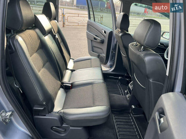 Серый Опель Зафира, объемом двигателя 1.7 л и пробегом 242 тыс. км за 6399 $, фото 31 на Automoto.ua