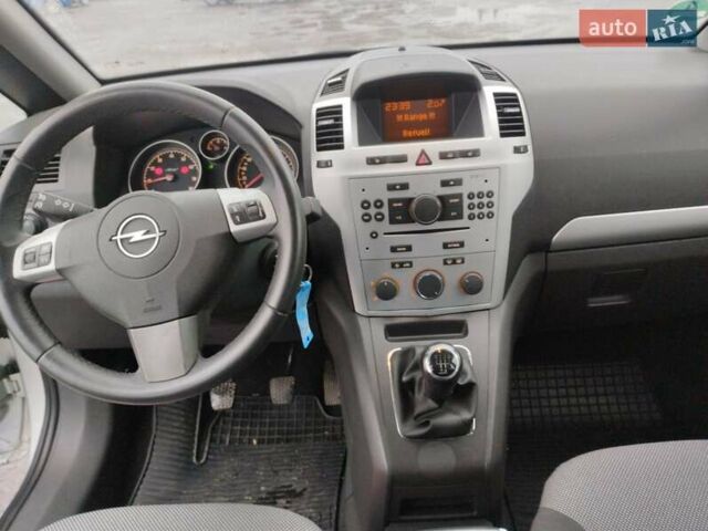 Серый Опель Зафира, объемом двигателя 1.8 л и пробегом 247 тыс. км за 6900 $, фото 11 на Automoto.ua