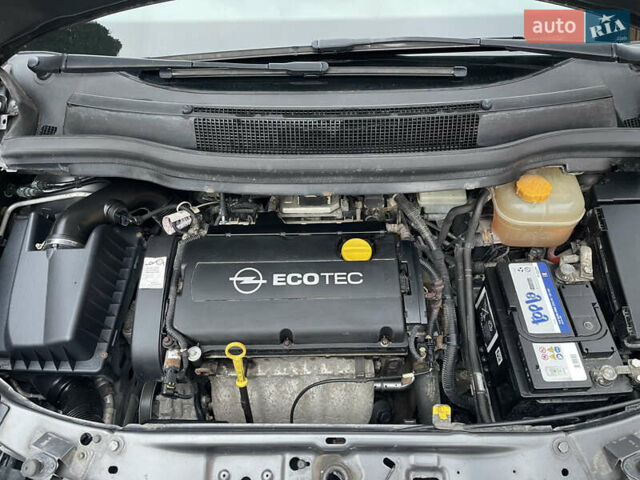 Серый Опель Зафира, объемом двигателя 1.8 л и пробегом 176 тыс. км за 5600 $, фото 46 на Automoto.ua