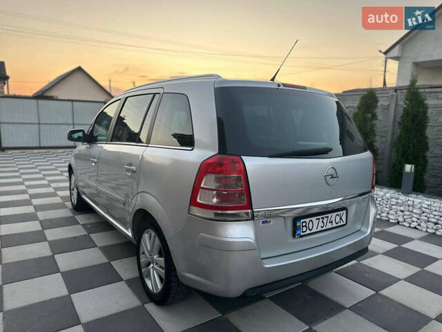 Серый Опель Зафира, объемом двигателя 1.69 л и пробегом 248 тыс. км за 6700 $, фото 6 на Automoto.ua