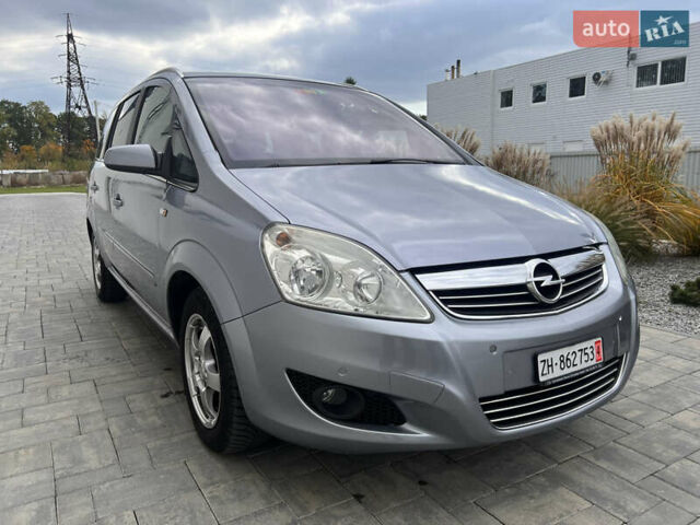 Серый Опель Зафира, объемом двигателя 1.8 л и пробегом 196 тыс. км за 5900 $, фото 2 на Automoto.ua