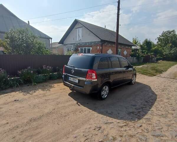 Серый Опель Зафира, объемом двигателя 1.69 л и пробегом 205 тыс. км за 7250 $, фото 17 на Automoto.ua