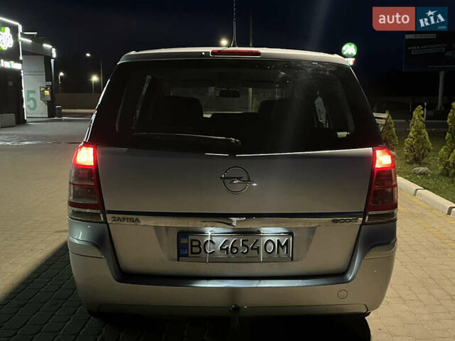 Серый Опель Зафира, объемом двигателя 1.69 л и пробегом 258 тыс. км за 5200 $, фото 8 на Automoto.ua