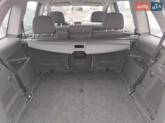 Серый Опель Зафира, объемом двигателя 1.8 л и пробегом 247 тыс. км за 6900 $, фото 13 на Automoto.ua