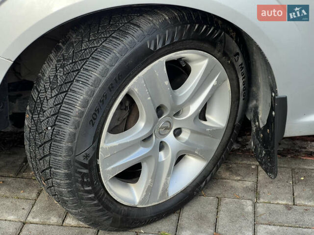 Серый Опель Зафира, объемом двигателя 1.69 л и пробегом 290 тыс. км за 6250 $, фото 77 на Automoto.ua