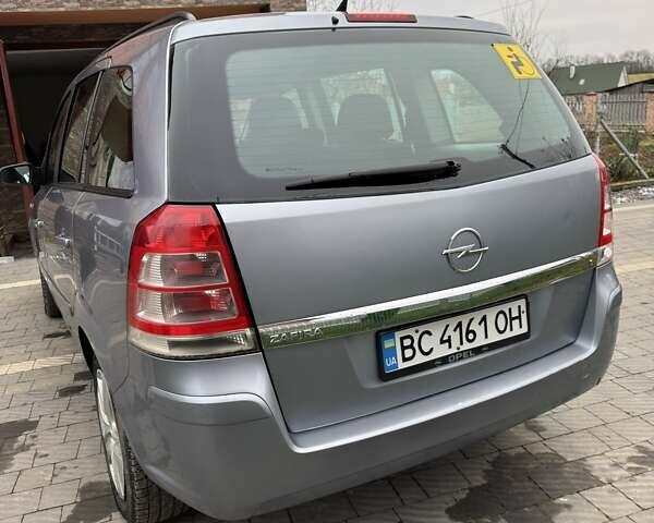Серый Опель Зафира, объемом двигателя 1.69 л и пробегом 245 тыс. км за 6200 $, фото 3 на Automoto.ua