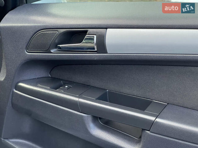 Серый Опель Зафира, объемом двигателя 1.69 л и пробегом 290 тыс. км за 6250 $, фото 37 на Automoto.ua