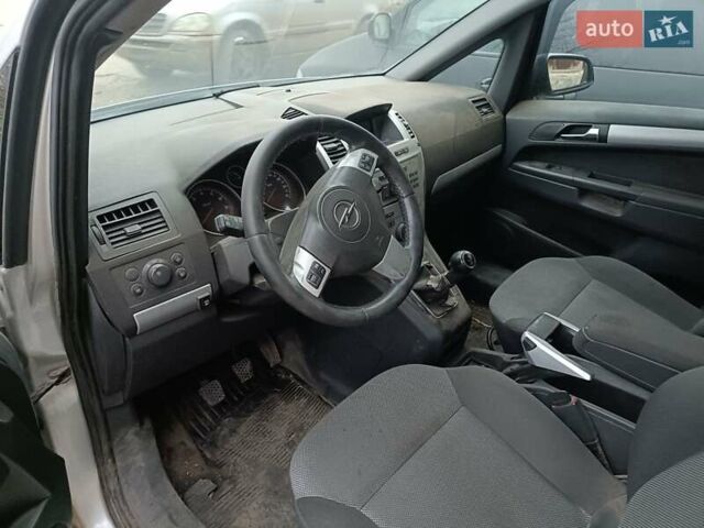 Серый Опель Зафира, объемом двигателя 1.6 л и пробегом 288 тыс. км за 6200 $, фото 3 на Automoto.ua